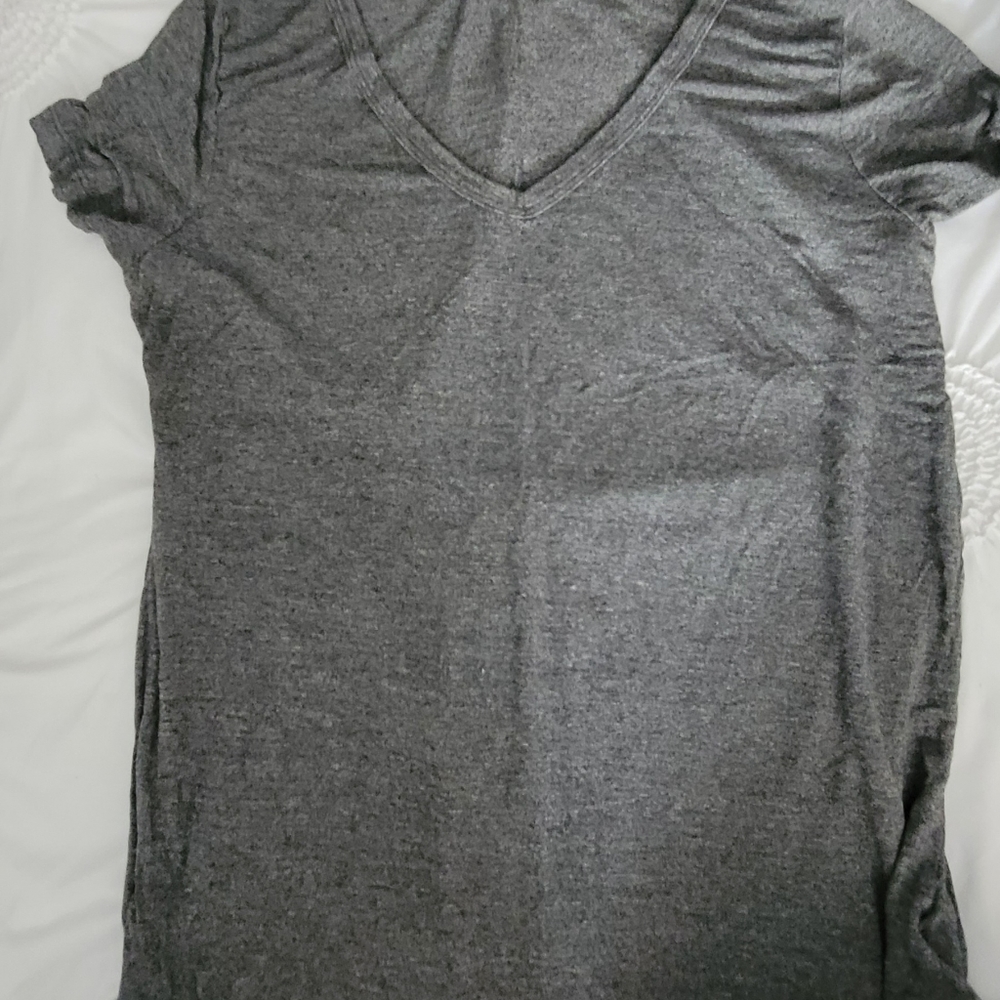 Gray v neck tee